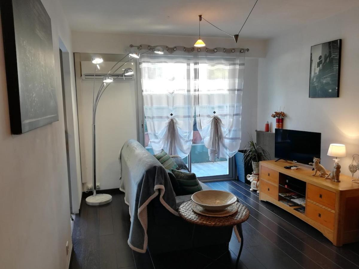 Cosy F1 Avec Grande Terrasse A 2 Pas Du Tramway Appartement Nice